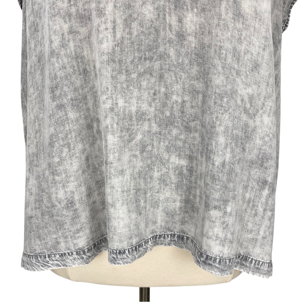 Jane + Delancey Gray Acid Wash Chambray Casual Boho Short Ruffle Sleeve Blouse - Picture 5 of 15